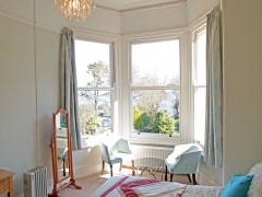 room-5-bay-window